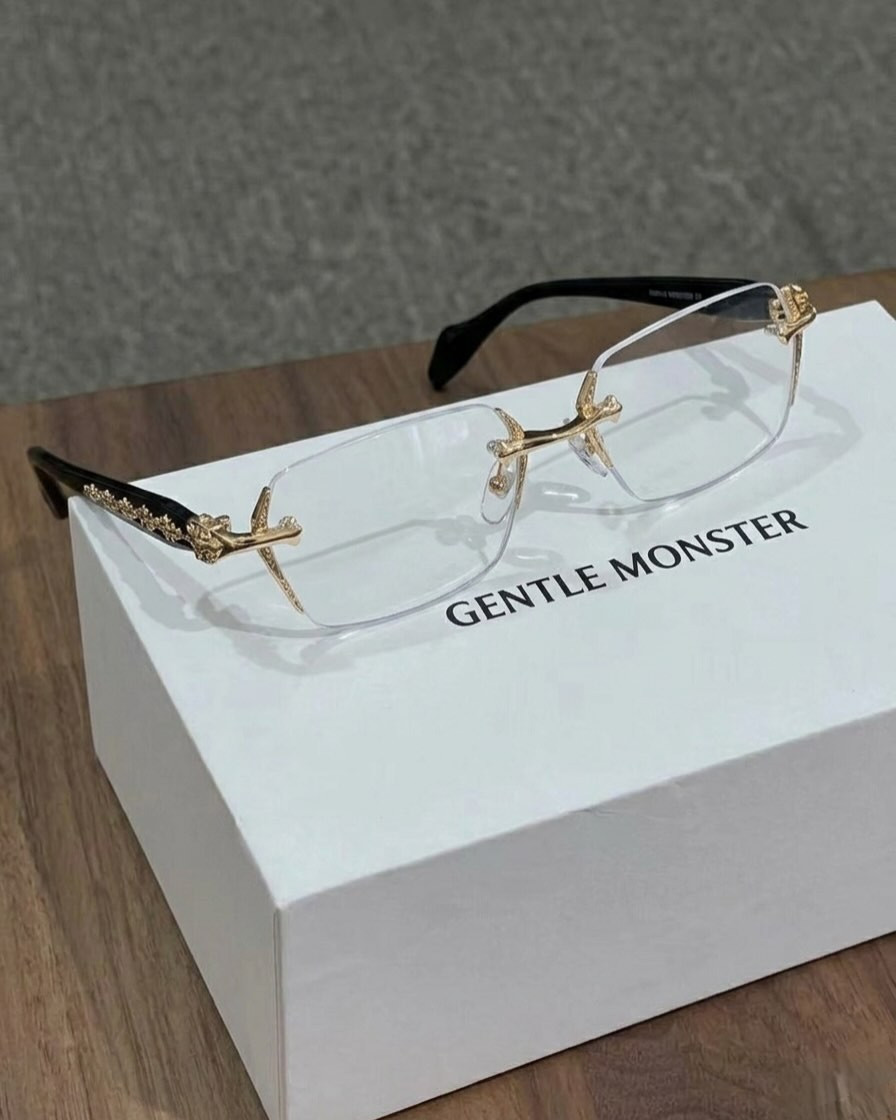 .

نظارة كروم هارتس ذهبي
Chrome Hearts Gold Sunglasses 🕶️✨

كواليتي جيد جداً💯
حماية من أشعة المبايل 
نسائي رجالي👩🏼‍🦱🧑🏼‍🦱 
 
السعر :6,750 ألف فقط🔥
____
__

متـاجرنا 👇
@stray_store1
@stray_accessorie
@stray_vintages
@stray_suits
@mars_librar.y 
@stray_stationary11 
 __.

__

توصيـل  الناصريه مركز الفين ديـنار ❇️

اقضيه ونواحي 3 الاف

المحافظات 5 الاف دينارر

💢عن طلب لايقل عن ال 12 الف دينار 
_
⛔ اذا كان اكو غلـط بالطلبيه او غير مشابـه للصوره يمكن استبداله

التوصيل في يـوم واحد فقط⚡🔥
_
#انمي #هاري_بوتر #ترند #كوول #مودل هودي ملابس ستراي_ستور


**إذا كنت صاحب هذا الإعلان وتريد حذفه لأي سبب، رجاءا أرسل رسالة إلى الدعم الفني**