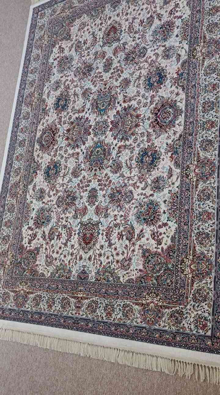 سڵاوتان لێ بێت هاوڕێیان نرخی فەرشەکەم گۆڕی بە200هەزار هەرکەس ویستی معامەلەش ئەکەین بەکەمتر بۆی دائەنێم 2×3 دوو مەتر پانیەکەیەتی 3درێژیەکەیەتی دوو مانگە کڕدراوە تائێسانەشۆراوە هیچ پەڵەیەکی پێوە نیە  لەسلێمانیم بەرپێکەشم کرد بە 10هەزار


**إذا كنت صاحب هذا الإعلان وتريد حذفه لأي سبب، رجاءا أرسل رسالة إلى الدعم الفني**