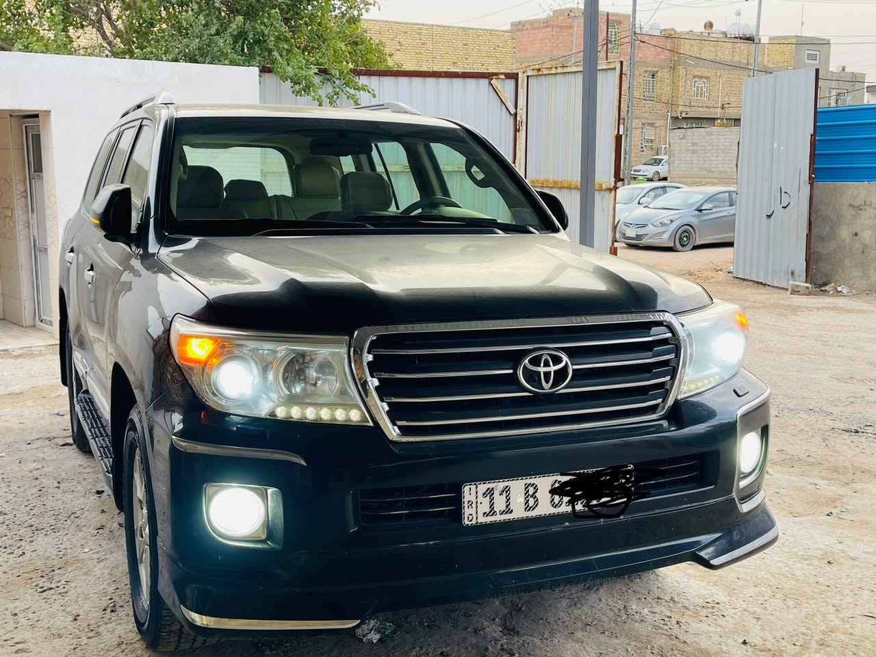 سلام عليكم  الاندكروز مديل٢٠١٢سياره حلوه وجديده  مكفوله بيرم اصليه فول مواصفات سيارة جاهزه كير مكينه حداديه تبريد كله على وضع شركه 
مكان سياره نجف السعر ٣٤٠$
استفسار اكثر اتصل وخادم ***********
