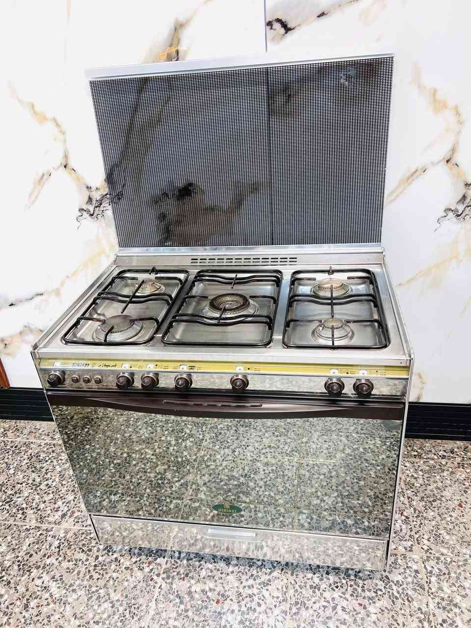 طباخ كريازي مصري الأصلي مستخدم قليل جداً الفرن ممستخدم العنوان الدوره حي الصحه ***********
