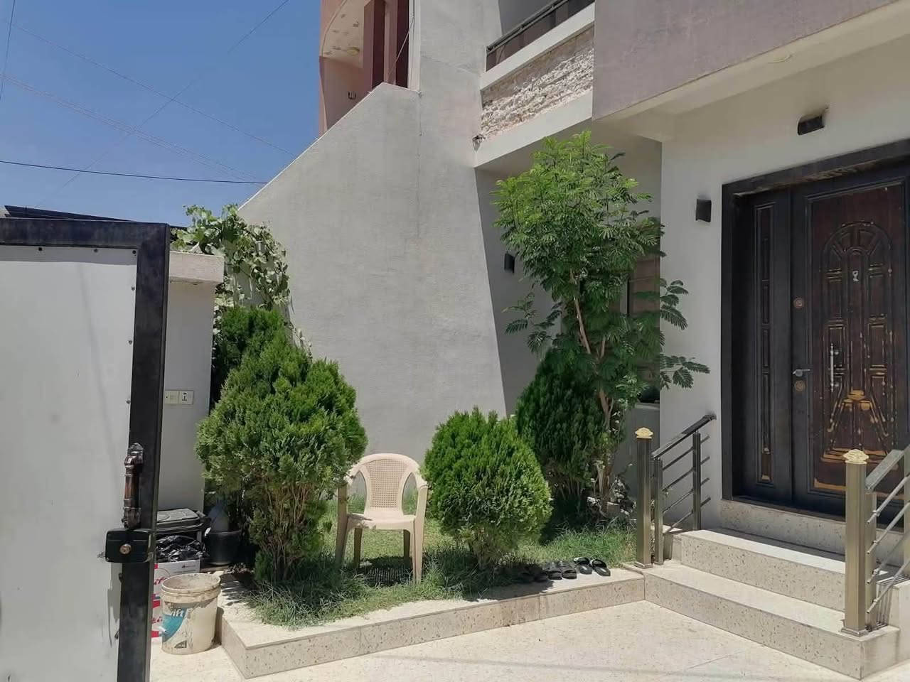 🏡 خانووى دوو نهوم بو فروشتن له گه ره كى ده روازه پشت باره گاى يه كگرتو نزيك شه قامى ده روازه 

📐 روبه ر :
▪️ 180 متر

✨ زانیارییەکانی خانوو / موڵك :
▪️  1 ژور نوستن - هول - مطبخ - مساعد مطبخ - ميوان - گه راج
▪️  نهومى دووه م 2 ژور نوستن - هول - بيتونه 

💰 نرخ : 125 مليون 

📞بۆ زانيارى زياتر په يوه ندى بكه ن به 
عقارات ستار اكرم بازرگان

*********** ☎️
*********** ☎️

#كركوك #عقارات #عقارات_كركوك
#بيع_بيوت #شراء_بيت #استثمار
#بيوت_للبيع #فرص_عقارية
