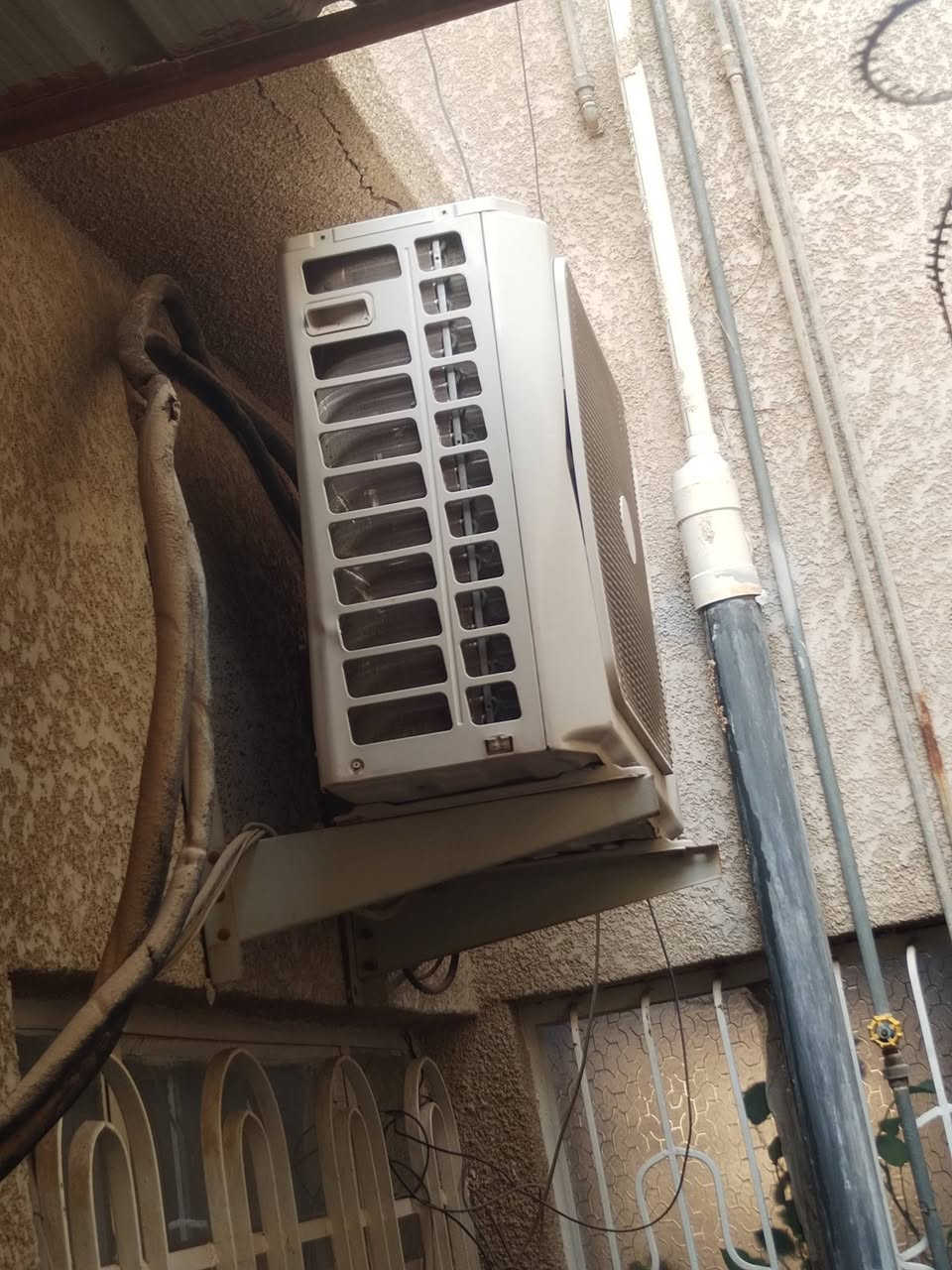 سبلت ٢طن الحافظ على البلاد مشدود بعده السعر ٣٠٠الف ***********
