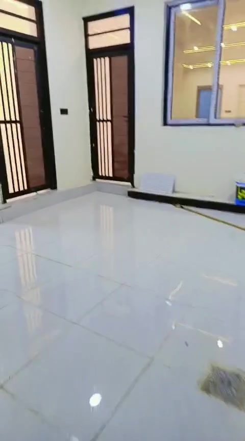 سلام عليكم بيت صفر بعده موقعه الواصطي دور سكك 200 متر10في20 ..البيت بلديه ***********
