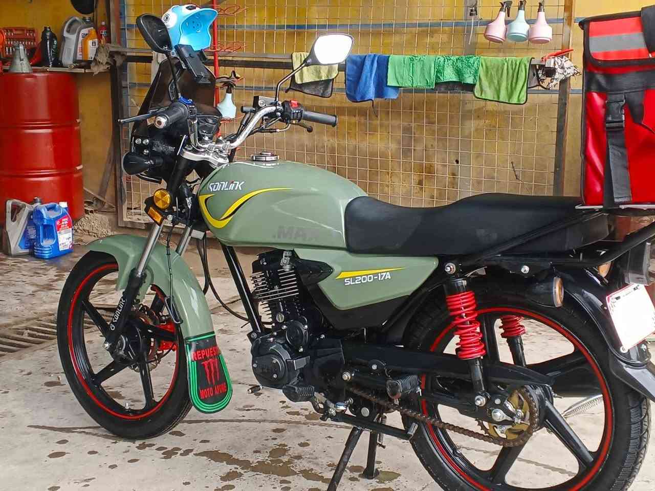 السلام عليكم دراجه ماكس وان موديل 2025دراجه نضيفه ومماشيه هواي قبل شهر ونص من منزلها الدراجه لون 🫒زيتوني مابيها اي نقص واطيك شلعه ومعدل  ونضيفه زيرو السعر 900وبيها مجال قليل رقم الهاتف *********** المكان. جزيره بغداد السياحية ♥️✨
