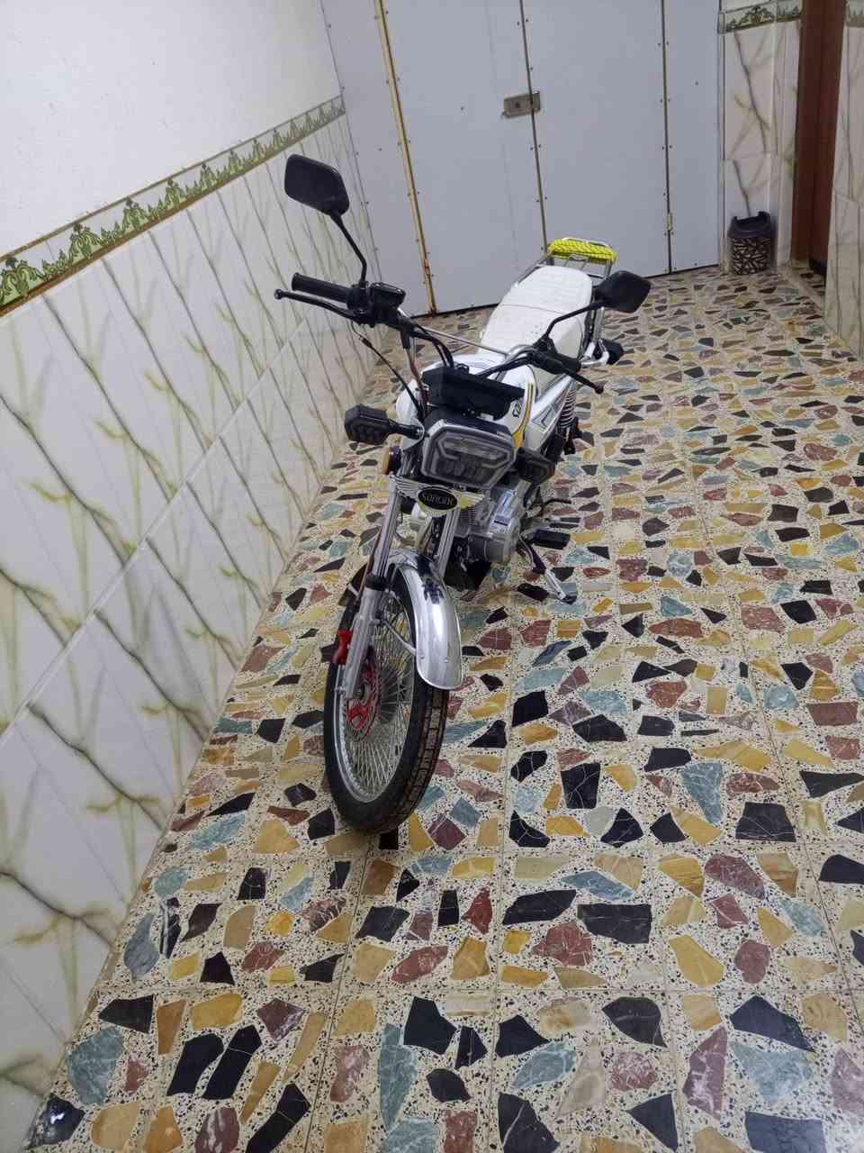 السلام عليكم  دراجه سونك موديل 24 مكفوله كفاله عامه محرك كهربائية  تواير دراجه نضيفه ما عوزهه شي المكان قلعه الصالح للتواصل ***********
