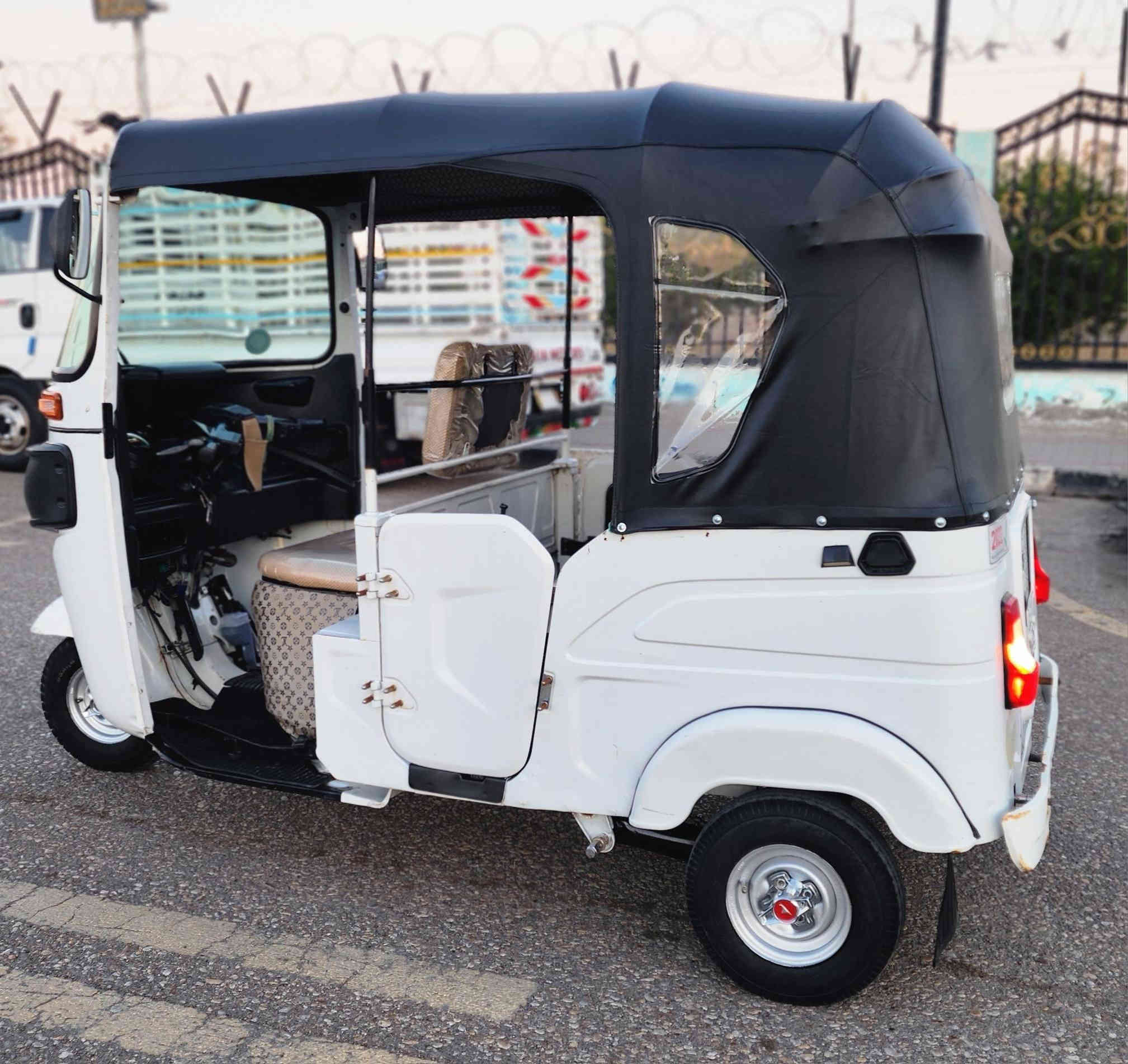 سلام عليكم شباب تكتك للبيع مديل 2022شهر ال10رقم وسنويه لوحات نكليزي تكتك كفاله عامه مكينه بوشه وبستم فقط كهرباءيات كله شقاله تخم تاير جبلي كاعيات ودوشمه كبات تكتك جاهزه نكره سلف للشارع كبل مكاني البصره قضاء القرنه قرب المحكمه الجديده وهاذه رقمي ***********
 والسعر 8600وبيه مجال للطيبين تعال وتدلل
