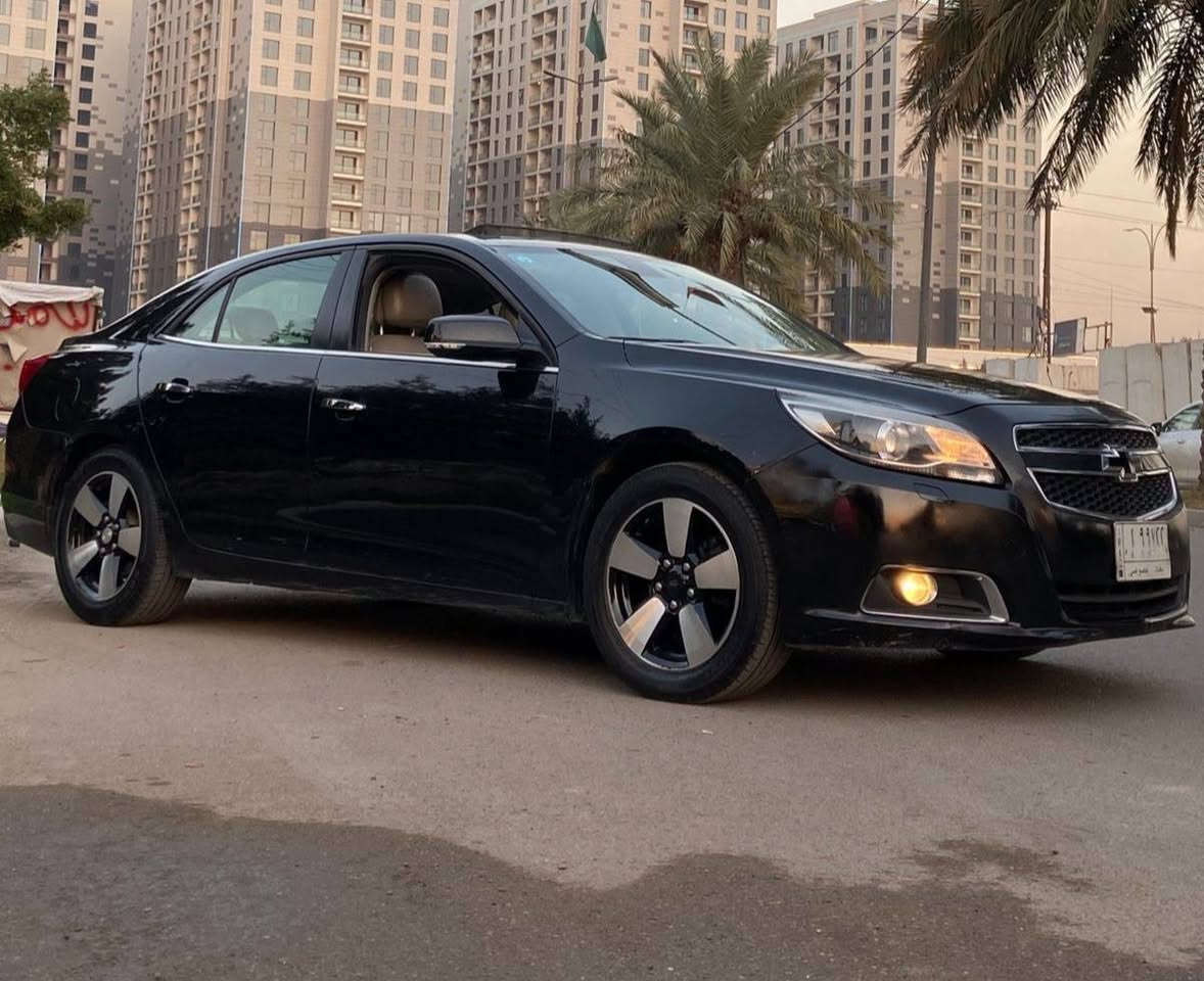 ماليبو 2013 خليجي وكاله المنصور شرط النضافه 
مكفوله من الصبغ والفتح والتبديل سبير منازل مكينه 2400 كير مكفولات تبريد ثلج صدر تخم تاير كله جاهز رقم بغداد شرط التحويل مابيه نقص برغي مواصفات 
فتحه سقف طكتين 
هاند بريك بصمه 
زراگ لايت 
عدسات لايت متحركه 
دبل صالنصه 
كشنات جلد كهرباء  
داخل بيجي وجوزي 
اضائه محيطيه متغيره 
شاشه كامرات خلفيه 
تحكم ستيرن جهتين 
رقم مميز بغداد 
اشاير بالمري 
شرط السياره احلى من الصور وبالعافيه على الياخذه العنوان بغداد السيديه 

رقم صاحب سيارة
***********
