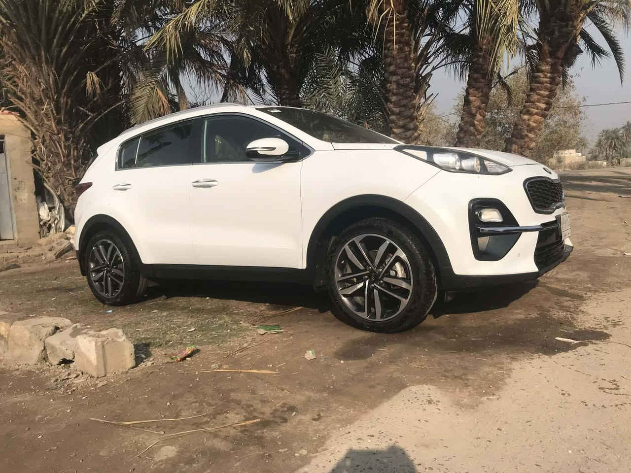 سلام عليكم سبورتج موديل 2020 رقم بغداد تحويل مباشر السياره بسمي  السياره خليجي مكينه 2000
السياره كفاله ماعده بنيد مبدل فتح وشد. مثل ما موضح بصوره 
فول ماعده البنرامه  
ماشيه 112
ماعايزه برغي. 
السعر 197وبيه مجال الشراي 
كشنات جلد لاستفسار ع رقم 
***********
مراوس بالنترئ 17/18/19حسب لقناعه 
((((خوان مكلف بنشرررر ))))
