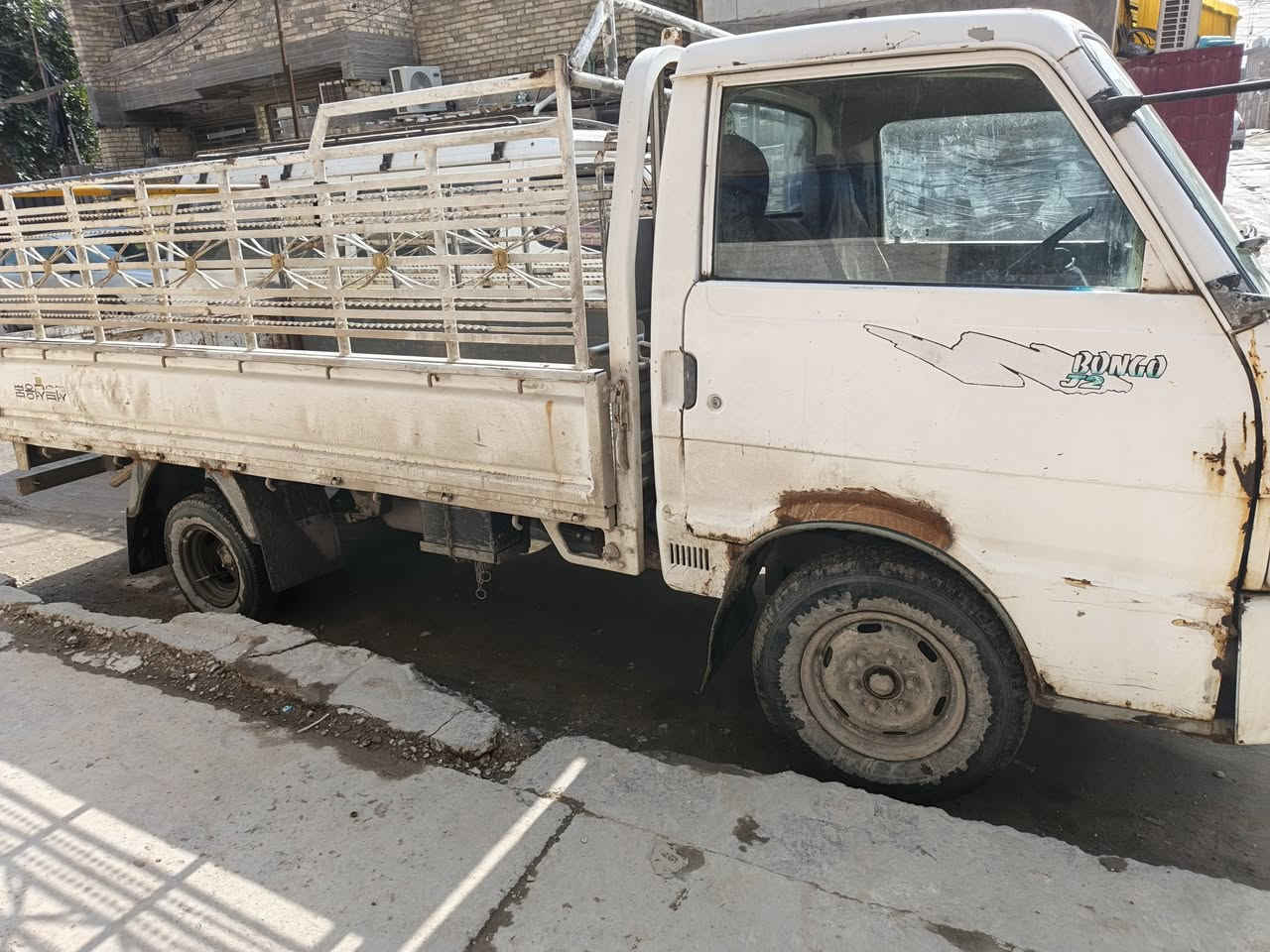 سلام عليكم كيا بنكو موديل 96مكينه وكير وتخم تاير مكفول رقم شاصي موضح السعر 45وبيه مجال الاستفسار
***********          ***********بي واتساب
