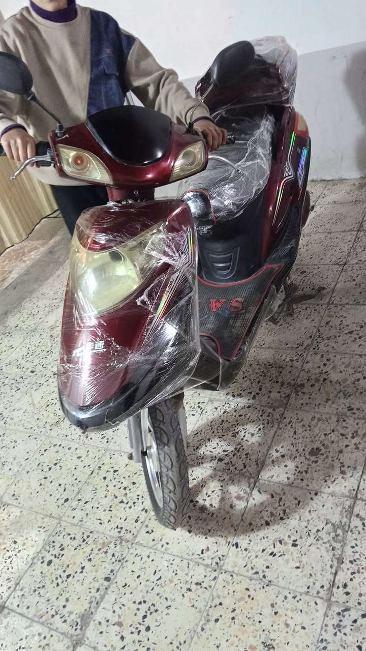 السلام عليكم للبيع درجة شحن موديل 23 بطاريات 5 دبل شرط بطاريات جديده السعر 350 العنوان بعقوبة التحرير مقابل ماريا مول او مجاور منفذ إسطنبول 
للاتصال ***********
