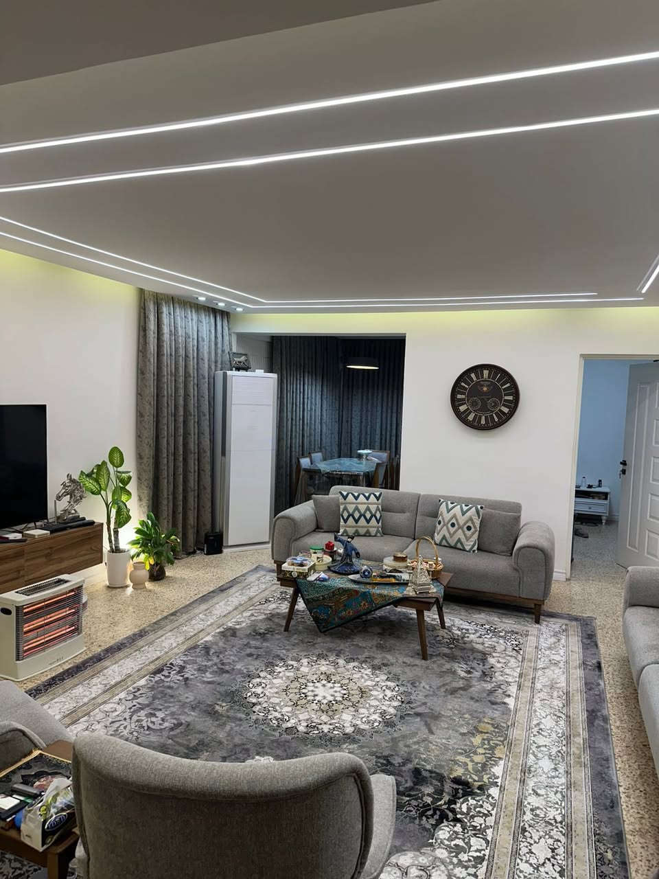 شقة للبيع في الصالحية
العمارات الصفر   

عمارة 6

الطابق: 7

ثلاث غرف نوم وصالة
تحتوي على ٢ مخزن 

المساحة: 123 م

مدفوعة لغاية سنة ٢٠٢٥

الحالة: جاهزة للسكن

السعر: 225 مليون

رقم صاحب الشقة ***********
