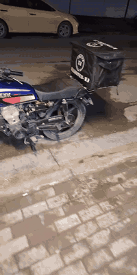 السلام عليكم سولنك٢٠٢٣ للبيع سعره٥٥٠ وبيه مجال قليل حك جيه كلشي شغال نقص فقط قبق باتري وصينيه بريك امامي عنوان بغداد الدوره ابو دشير  ***********
