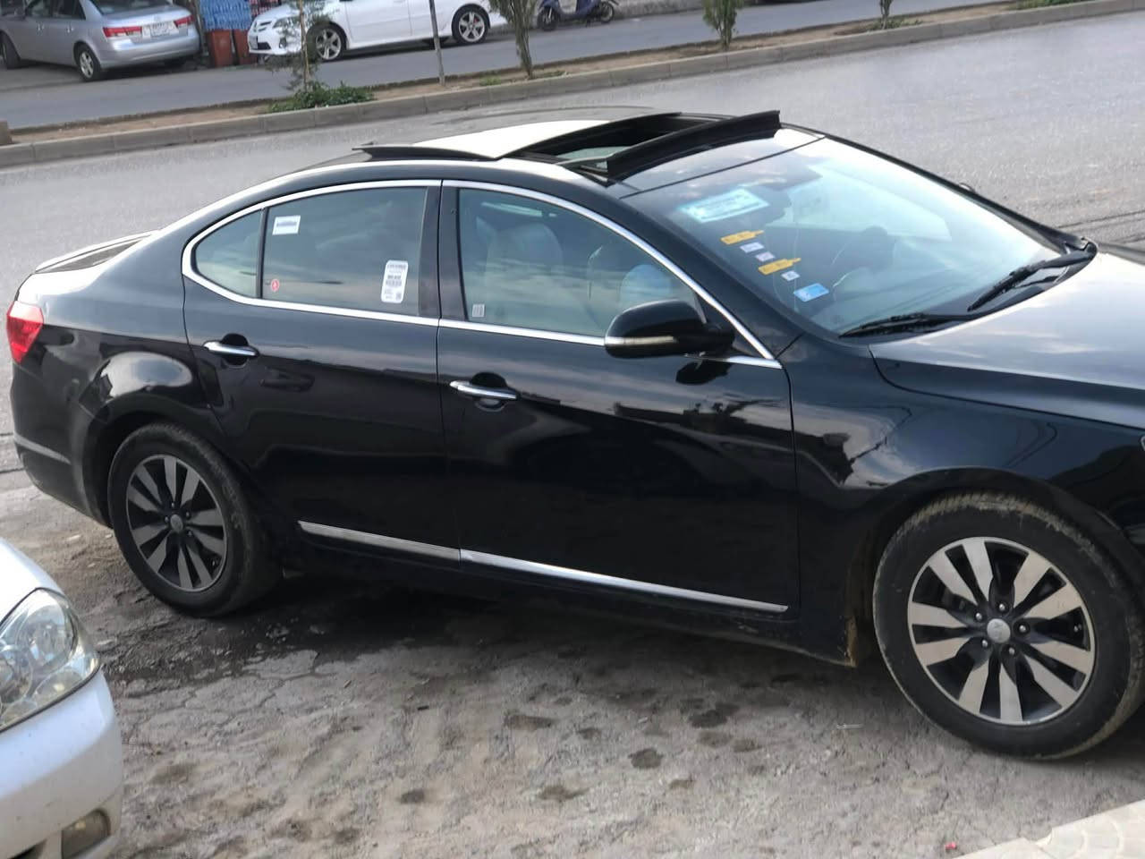 کیا کاندێزا مۆدیل ٢٠١٢ فول فول مواسەفات پانۆراما ناو کرێمی قەپات بێ دەعم بێ لێدران پێشو پشتی کەپسە لەسەر شوخت ٤ پارچەی سبوخ کراوەتەوە گێرو مەکینە بە شەرتە نەکراوەتەوە هەموی بە شەرتە 
*********** أربيل, العراق
