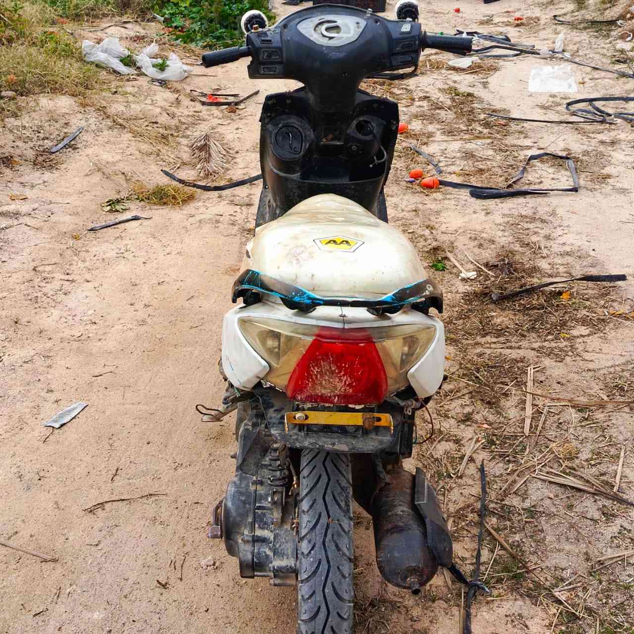 السلام عليكم  دراجه للبيع سيام نحله شغاله نگره سلف ترايك للبصره السعر 200وبيها مجال مكاني النجف خان النص الحيدريه  للتواصل ***********
