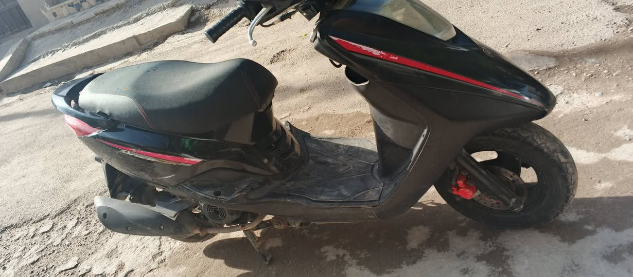 سلام عليكم دراجه بريز لايت ناصي مكفوله كفاله عامه المحرك بل جيس ما متعوبه مال رمبه جديده نزلته تايرات جدد الله شاهد مداريها بانزين ودهن امزويل
السعر : 800 وبيها مجال بسيطط 
الرقم :‏‪***********‬‏
العنوان : بغداد تقاطع درويش
