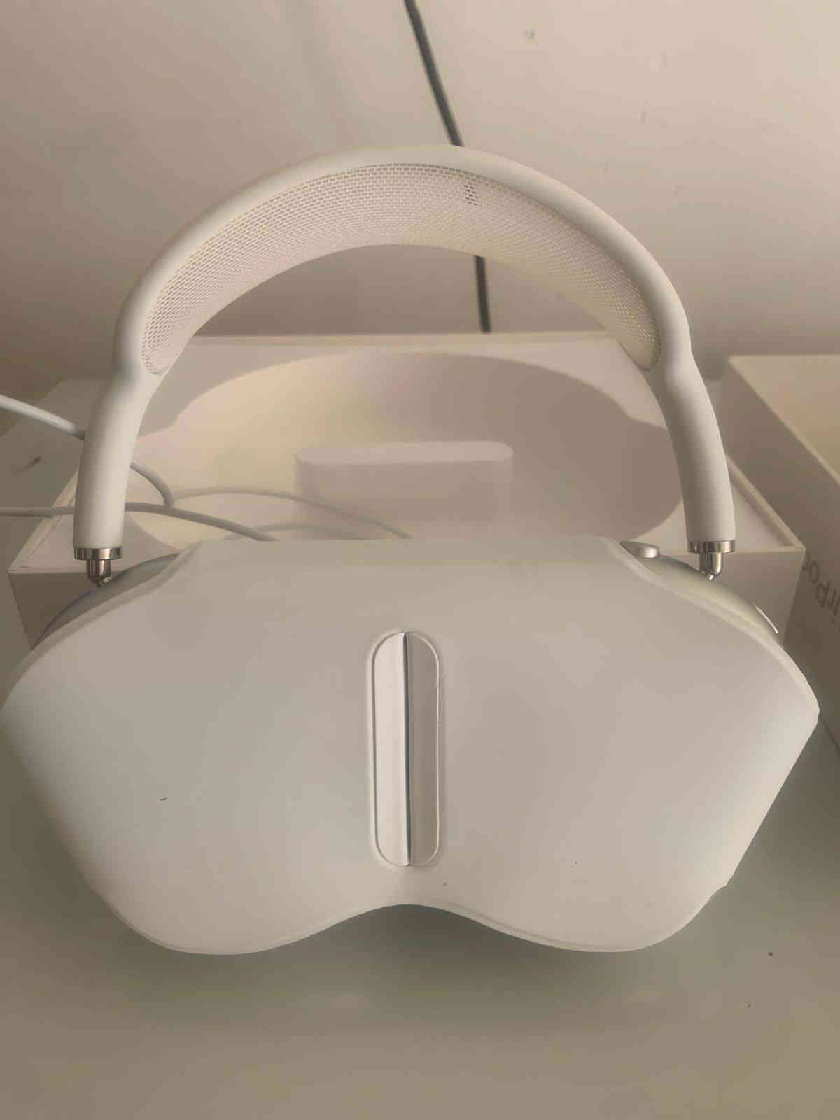 متوفر قطعة، ايربود ماكس اصلي
متوفر قطعة، ايربود ماكس للبيع اعلى ابيع 
لوك بلكارتون 
Airpod Max 
***********
