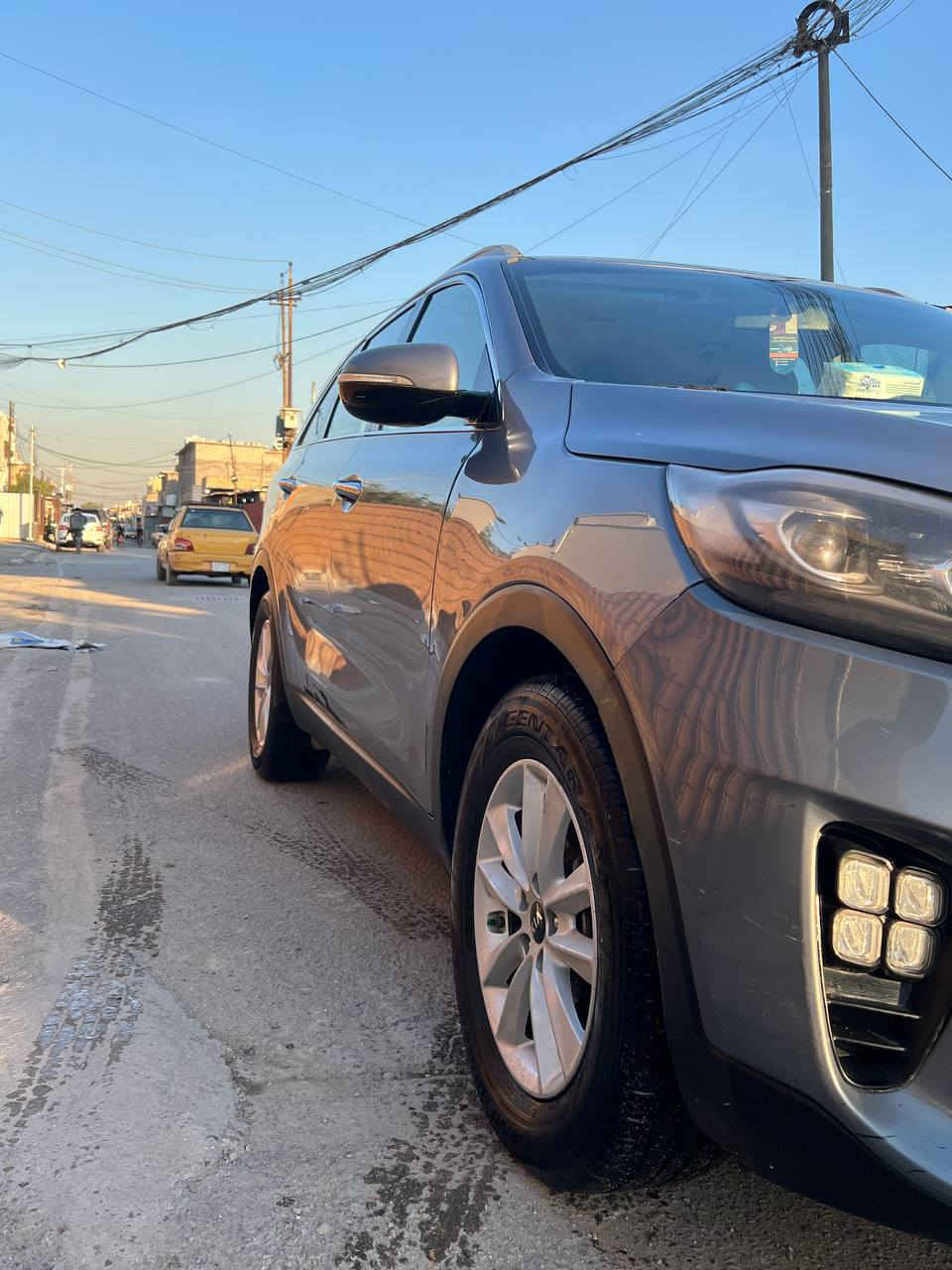 السلام عليكم
سورنتو 2020
 وارد امريكي للبيع 
رقم بغداد بأسمي تحويل ثاني يوم
الضرر: جاملغ جهة الايمن ومعمر نفسة وبيهة بارد شبرين و موضح بلصور
مواصفات
1-شاشة
2-اربع وضعيات قيادة(SPORT/ECO/COMFORT/SMART)
3-شاشة اعطال
4-فول تحكمات ستيرن
5-سايد بريك رجل
6-السيارة تو ويل المرغوب
7-اشاير بالمري
8- السيارة 7 راكب
9-قطعتين تبريد
10-السيارة 6 سلندر GDI
11-وارد امريك
12-كير ومحرك مكفولات
مكان السيارة بغداد /الزعفرانية
الاتصال *********** بي واتساب
