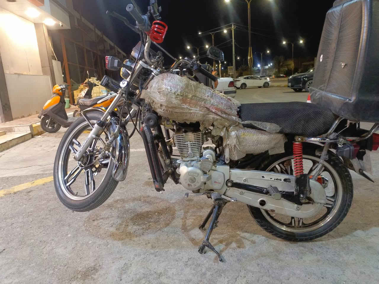 دراجه ايراني للبيع مسجله
مكانها فلوجه دراجه خير من الله صالنصه
رياضي شلعه ومعدل فولل سعرها1350 وبيه مجال
تجي تفحص وبيك خير وتدلل رقم
***********
***********
