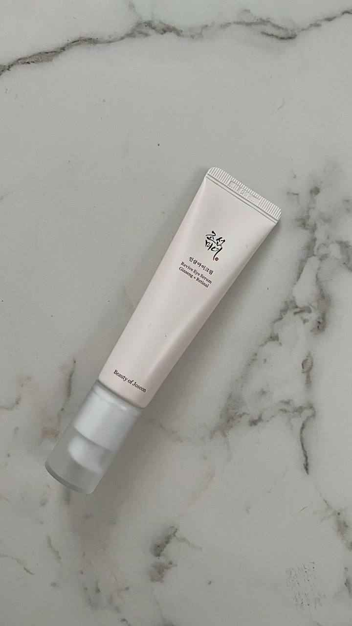 سيروم تحت العين الكوري 🇰🇷 من شركة بيوتي اوف جوسون

BEAUTY OF JOSEON - Revive Eye Serum : Ginseng + Retinal - 30ml
من افضل سيرومات تحت العيون سيروم تخفيف التجاعيد عن طريق تحفيز إنتاج الكولاجين لجعل البشرة مشدوده في مدار العين
هذا غير كونه يساعد على تفتيح الهالات 
خالي من الكحول والعطور والسيليكون يعني منتج آمن وفعال البصرة, العراق


**إذا كنت صاحب هذا الإعلان وتريد حذفه لأي سبب، رجاءا أرسل رسالة إلى الدعم الفني**