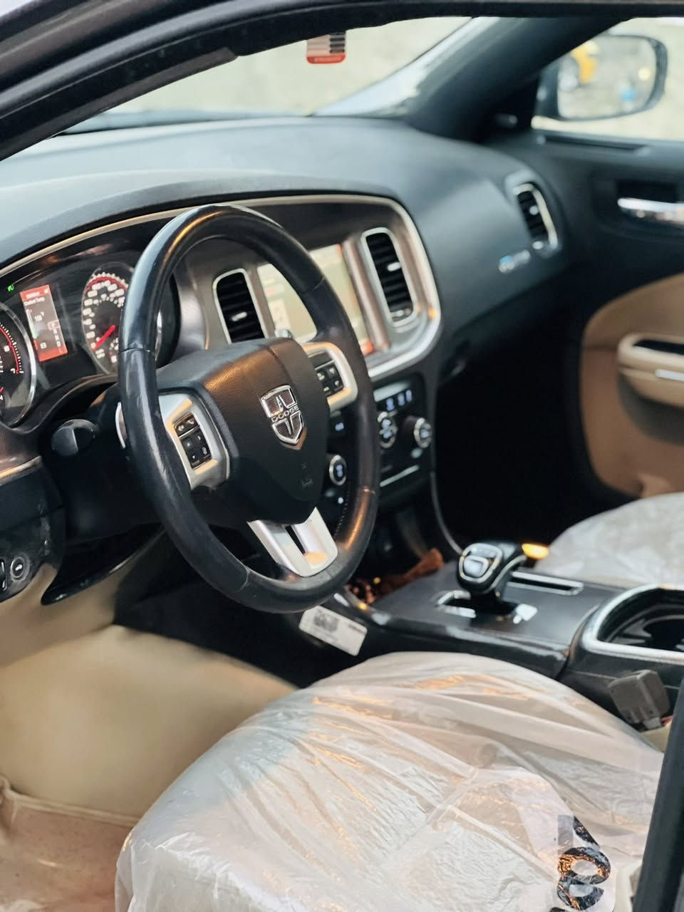 سلام عليكم 
تشارجر مديل 2013
رقم بغداد بسمي
السياره كفاله عامه من كلشي لاصبغ لأفتح لأ تبديل 
(كندي عداد 260)ماشيه جوه ال 200 السياره ممشتغله خط
استخدام شخصي
موصفات 
1 حساس خلفي 
2 رادار جانبي+خلفي
3 شاشه كبيره 
4 كامره 
5 فتحه سقف
6 كشن حضن
7 تدفئه ب كشن 
لايت زنون عالي ناصي
ارضيه مفروشه جلد +سفريات
وبعد موصفات 
حداده جاهزه ع اااخر حبايه +تخم تاير كارتون +باتري جديد 

مكينه كير اكسل مكفولات شرط 

ب عافيه ع ياخذه 
السعر 180 وبيه مجال  بسيط كلش 
للاستفسار اكثر تعال اتصال 📞 
***********
