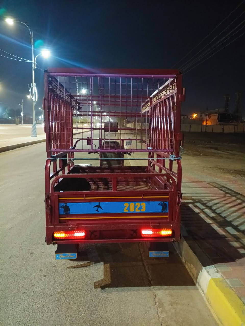 السلام عليكم ستوته للبيع موديل 23 محركها 25 ما ممدود علي صبانا تروح تفحص مقمرقه كامله نظافه 100% كهربائيات كلها شغاله مكان التاميم قرب جامعه الانبار الرمادي السعر بمليونين ونص وبيها مجال***********
