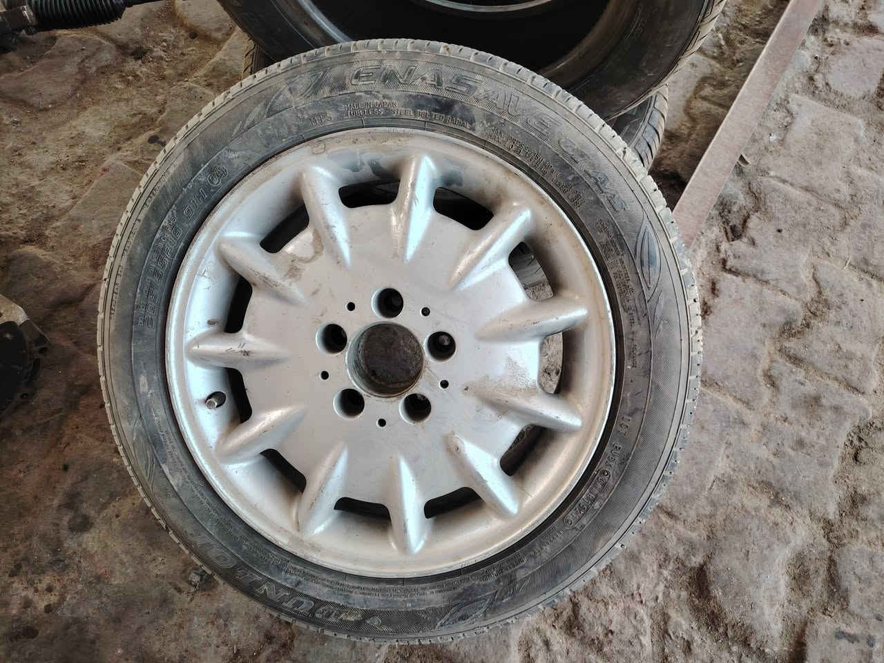 سلام عليكم
للبيع
تخم ويل كب AMG 17 هو وتايراته وستداته جدد
تك ويل كب طلقه مال ام عيون 16 هو والتاير
زوج تايرات جدد
تخم بطاين مخمل مال دب نضافتهن موضحه بصور
مكان ناصريه المركز ***********
