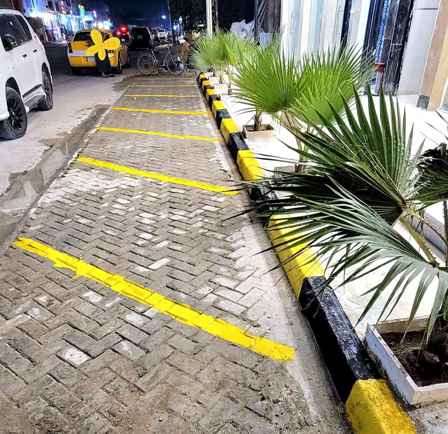 عمارة تجارية ركن للبيع
( عمارة اكد )
تقع في بغداد - شارع مستشفى الطفل المركزي
المساحة 107 متر 
تحتوي على 7 شقق ومحلات تجارية عدد 2
واردها الشهري 5 مليون وربع ( 5,250,000) دينار عراقي 
للاستفسار أكثر الأتصال 
***********
السعر920 مليون مع مجال بسيط

