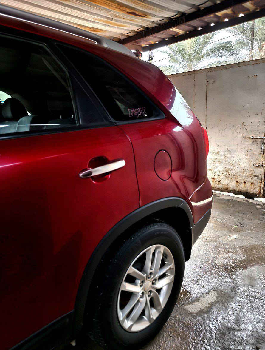 كيا سورنتو/// امريكي 
(حادثها الباب الي عكس السايق فقط) ملاحضةة/السياره مبدله كازكيت 
موديل 2015 محرك 6 سلندر 7راكب تحكم ستيرن تدفئه تبريد يدات نيكل جرص سرعه 120 نضام ايكو رقم بابل انكليزي الجديد هزه وسنويه جدد تخم تاير جواها حداديه جديده قبل يومين مسويلها ادامه كامله للمحرك بخاخات وبلكات الخ.... ادامه كاملةةةة سياره حلوه ونضيفه ومابيها قطره صبغ سعرهاا /160وبيها مجالل لطيبين مكانها بابل ***********
