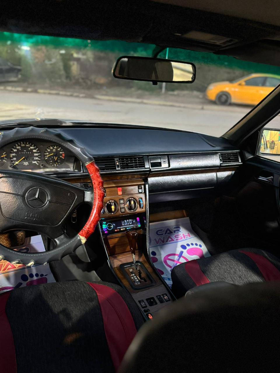 طبعن من رخصت لادمان   سلام عليكم ورحمة الله وبركاته 
مارسدس 
موديل 90 سياره مكفوله كير ومحرك قبق اسود 
سعرهه 65
المكان بغداد العامريه 
الرقم ***********
