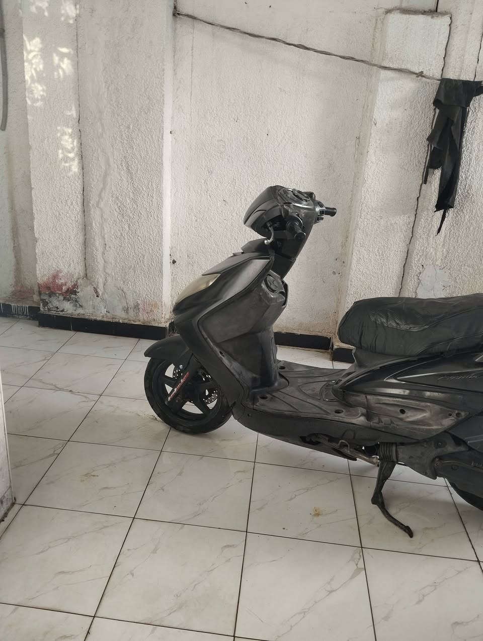 للبيع دراجة سكنس فحل كابريتر
دراجه كامله مزود رياضي شلعه و معدل فول 
العنوان بغداد الشعب
رقمي فقط واتساب 
***********
