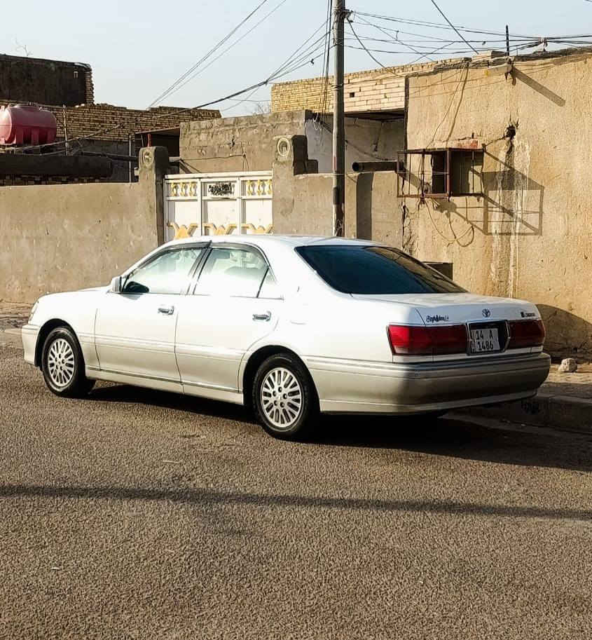 ملكة موديل 2000 بأسمي مداور ثاني يوم رقمة بصرة سيارة حلوة   ونضيفة جاهزة من كلشي المكان ميسان المجر الكبير ***********
