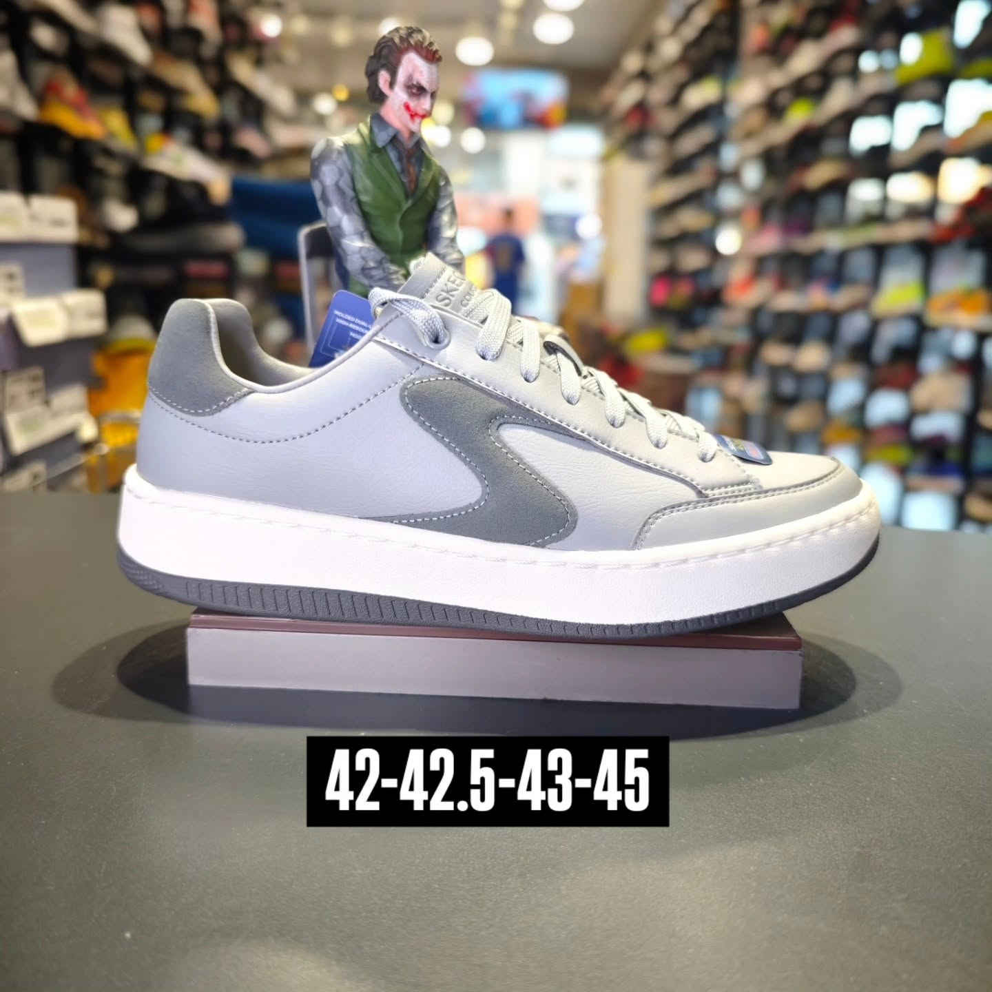 ✨👟 من محلات الجوكر 👟✨

إذا تبحث عن الراحة، الأناقة، وأحدث صيحات الأحذية الرياضية، فوجهتك أكيد الجوكر!

نوفر لكم تشكيلة واسعة من أحذية Skechers والماركات العالمية المختلفة، بأحدث الموديلات والألوان والمقاسات التي تناسب جميع الأذواق. وتُعرف سكيتشرز بتركيزها على الراحة والتصاميم العصرية لمختلف الاستخدامات. 

✅ أحدث الموديلات
✅ ماركات عالمية متنوعة
✅ جودة عالية وأسعار مناسبة
✅ موديلات رياضية وكاجوال للشباب

📍 زورونا في محلات الجوكر – بغداد / الحرية
📲 للحجز والاستفسار راسلونا على الواتساب أو الماسنجر

🔥 الجوكر... المكان اللي يجمع أحدث الموديلات وأفضل الماركات بانتظاركم! 🔥


**إذا كنت صاحب هذا الإعلان وتريد حذفه لأي سبب، رجاءا أرسل رسالة إلى الدعم الفني**
