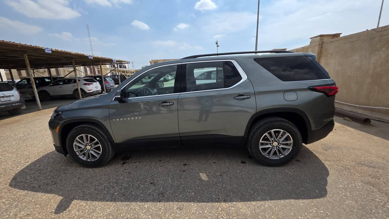 السلام عليكم 
المركبة : شوفرلت ترافرس موديل   2023 LT رقم بغداد انكليزي 
رقم الشاصي : 1GNERGKW1PJ158591
مكان السيارة: ميسان 
_______
المواصفات 
✅ شوفرلت ترافرس 2023
✅ محرك 6 سلندر 3600 VVT
✅ حادث امريكا حلو مرفق صور ورقم شاصي وهنا بالعراق صار بيه حادث بنفس الجاملغ الايمن وتم تبديله وصبغه بدون دواخل 
✅ ماشية 46 الف ميل
✅ اربع بصمات للابواب 
✅ لايتات زينون اصل 
✅ كاميرا خلفية دوارة مع الستيرن 
✅ منافذ USP & AUX
✅ رادار امامي مانع تصادم واعطاء تنبيه مع حساسات خلفية
✅ مانع إنزلاق
✅ توقف ذاتي 
✅ اطفاء المحرك ذاتي بالازدحامات
✅ شاشة دشبول كبيرة تدعم الكار بلي واندرويد اوتو
✅ تحكم ستيرن جهتين متكامل الايعازات
✅ سايد بريك بصمة 
✅ تبريد السيارة 3 قطع منفصل
✅ يوم امس بدلت دهن المحرك وسويت سونار مرفق بالصور
✅ وبعد بيه هواي مواصفات
✅ الله شاهد السيارة جاهزة من كل شيء ماتصرف عليه شي
✅ للمزيد الاتصال *********** 
✅️السعر 250$
