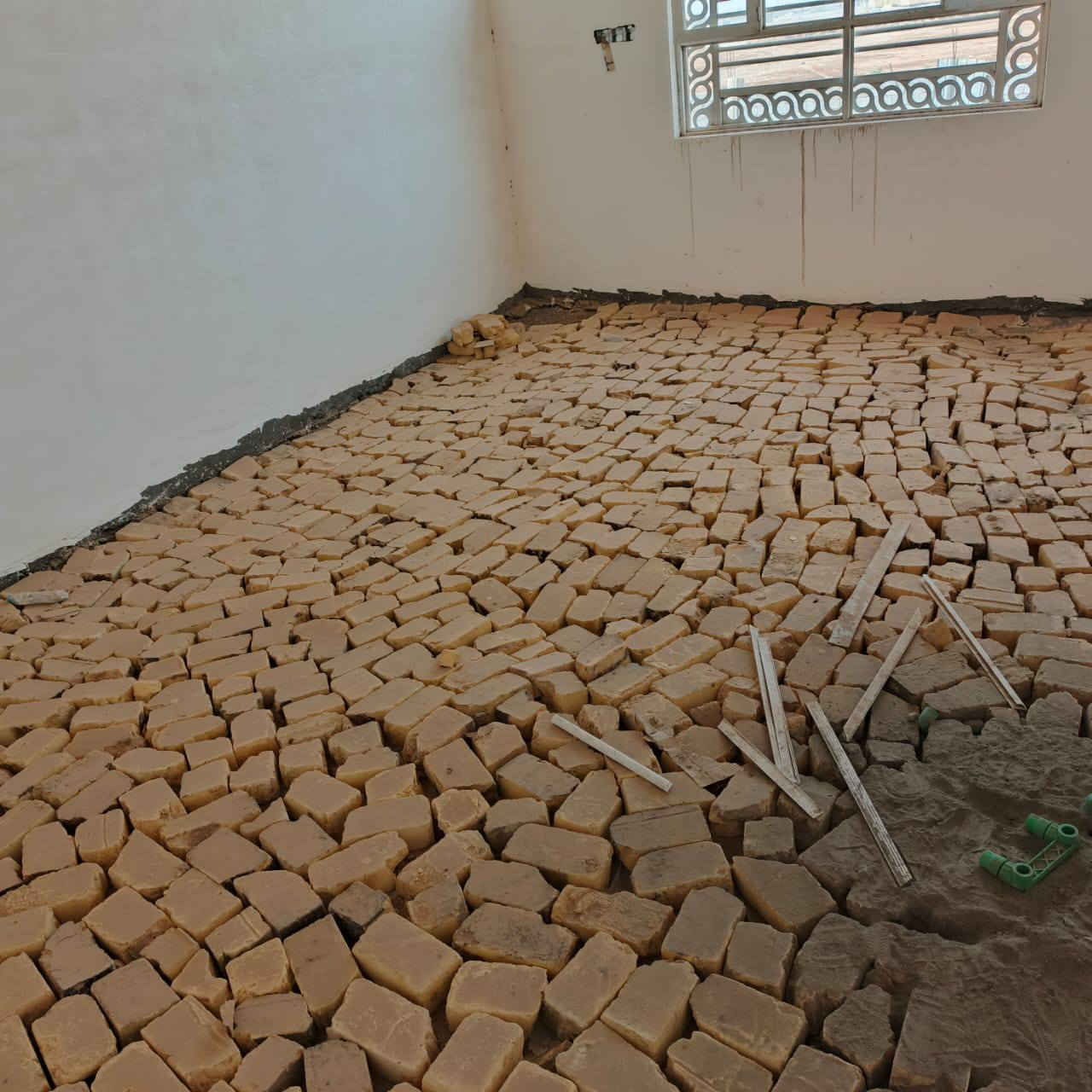 🏠بيت زراعــي ركـــــن على 3 شوارع بي وصل تطويب
🗺️العنوان/ناصرية في منطقة ال نياز قريب العيادة البيطرية 

📐المساحه الكليه 800متر مساحه البناء 200م

🛣️ عرض الشارع 12متر

🧱 بناء حديث درجة اولى طابوك+كونكريت 

📍فول خدمات 👈ماء كهرباء واصلته

📍 يحتوي على استقبال ومطبخ وصالة كبيرة وغرفتين ومجمع صحيات البيت كامل لبخ وبياض وسيراميك جداري 

📌والباقي متوقف
1-نقص كهربائيات وارضية
2-نقص بيتونه وستارة 
 
💰 نجي للسعر$ 120 وبي مجال 

📞للتواصل:
‏‪***********‬‏
