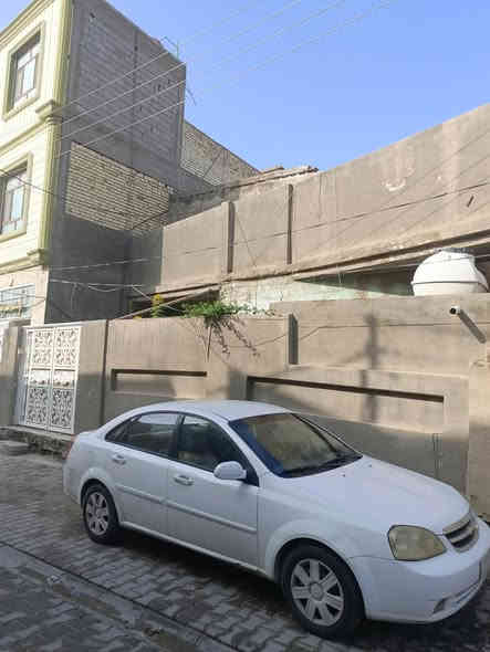 السلام عليكم
بيت للأجار في كربلاء حي العامل المنطقه السابعه
المساحه 150م
طابقين يحتوي على استقبال وهول وثلاث غرف ومطبخ وثلاث صحيات
قريب على الشارع العام
يصلح معهد او روضه او مخزن او عياده
للأستفسار اتصل على الرقم ***********
