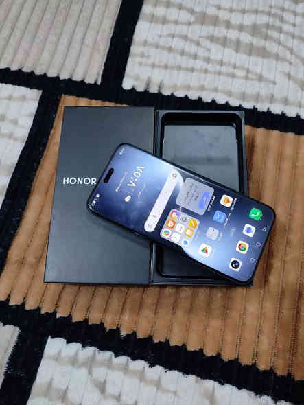 Honor Magic 7 Pro
مواصفات الجهاز 🔥
🔹 الشاشة: 6.8 بوصة | دقة 1280x2800

🔹 الكاميرا: 200MP لصور خرافية 📸

🔹 ذاكرته512 الرام: 12GB لأداء سلس ⚡

🔹 المعالج: Snapdragon 8 Elite 🚀

🔹 البطارية: 5850mAh مع شحن سلكي 100W ⚡🔋

🔹 الشحن اللاسلكي: 80W ⚡🔋

جهاز اخو جديد
مكفول من كلشي على الفحص
مستخدم قليل 
غراض كامله بدون هدايا  
ذاكرته 512 رام 12
مكفول السعر 925 قفل
مكاني نجف***********
