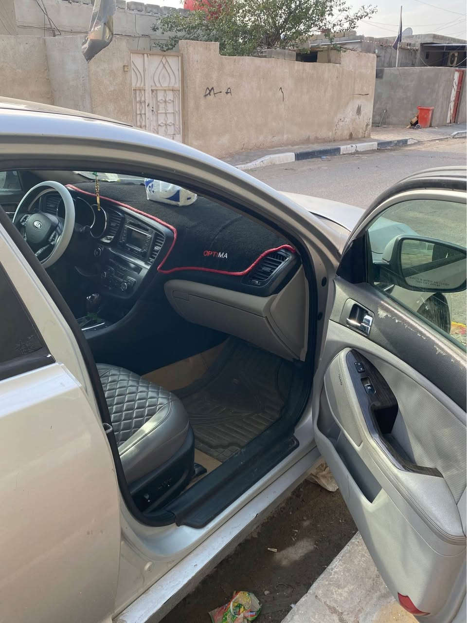 سياره اوبتما  موديل 13
فول مواصفات من كلشي بصمه دبل تنته بانوراما كشنات تبريد تدفئه. مرايات شفط شاشه وكامره 
وارد امريكي  ضربه جاملغ وبنيد. الايرباك سليم 
رايده 90 ورقه وبيه مجال مستعجل للبيع 
رقم الموبايل ***********
باسمي السياره البصرة, العراق
