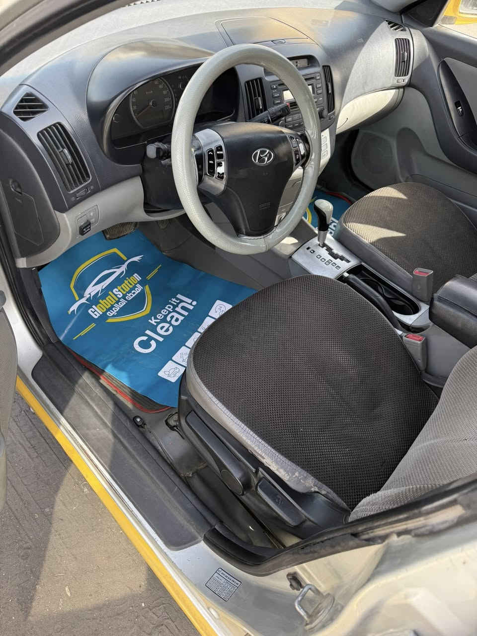 السلام عليكم الانترا وارد امريكي موديل 2008 كير محرك مكفول منظومه غاز حادثها صندوك مصفره هيئة وغرامات السعر 87 $ الاتصال ***********
