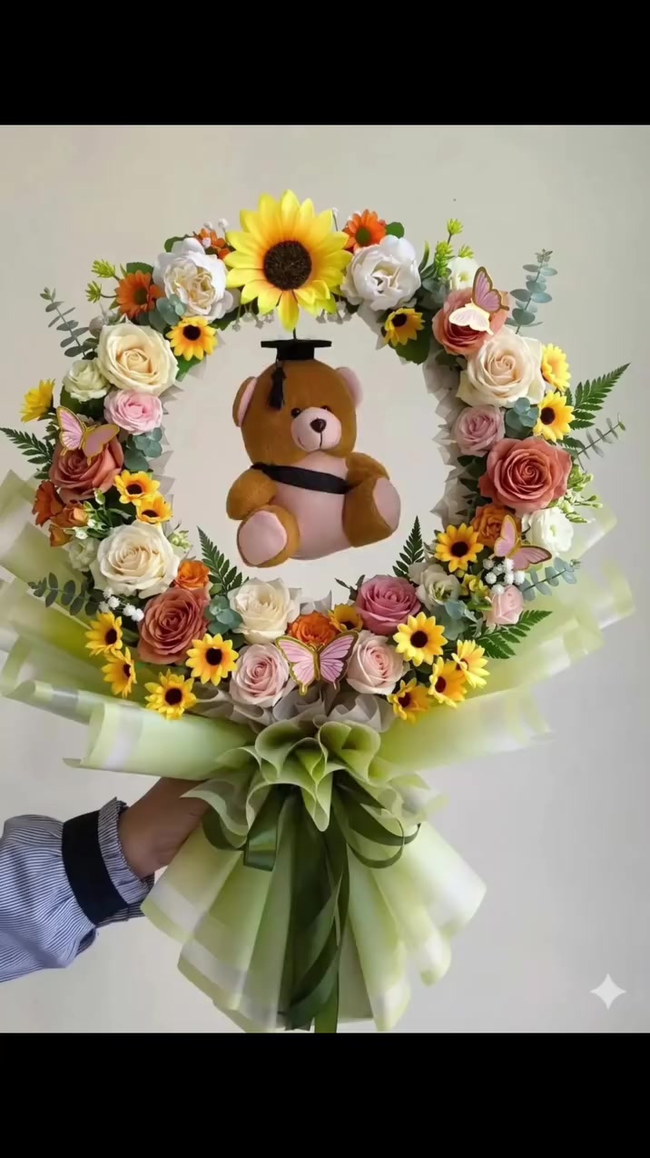 وداعاً للباقات التقليدية.. مرحباً بالمستقبل! 💐✨

هل مللت من باقات الورد التقليدية التي تذبل خلال أيام؟ 🥀
هل تبحث عن هدية تعبر عن مشاعرك الحقيقية وتدوم لتصنع ذكريات لا تُنسى؟ 🤔

نقدم لك باقة الورد الجديدة كلياً! 🌟

💫 ما الذي يجعلها فريدة؟

تصميم عصري: لمسة فنية مبتكرة تتجاوز التنسيق التقليدي.

استدامة أطول: ورود مختارة بعناية لتبقى نضرة وتدوم طويلاً.

لمسة شخصية: إمكانية إضافة تفاصيل خاصة  الاسم او الصوره  وتنسيقات تناسب ذوقك.

#سلة 
#باقة_ورد #حجاج_بيت_الله #هدايا #توزيعات


**إذا كنت صاحب هذا الإعلان وتريد حذفه لأي سبب، رجاءا أرسل رسالة إلى الدعم الفني**