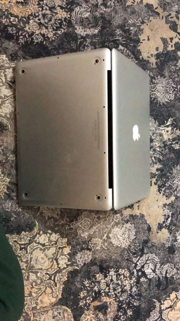 لابتوب ماك بوك برو ٢٠١٢ نسخه mid ب اعلى ترقيه بالجهاز

معالج كور اي فايف جيل الثالث

رامات ١٦ غيغا اعلى تطوير

هاردين واحد ١٢٨ ssd والثاني ٣٢٠ hdd وممكن تستبدلهن كل منفذ يقرأ هارد بحجم ١ تيرا

يجيك الهارد الاول بي نظامين واحد ويندوز ١٠ برو معرف كامل و الثاني ماكنتوش مونتيري يعمل بشكل مستقر بدون اي مشاكل 

الابتوب نظافته ٩٠٪؜ 

وبطاريته اذا فقط تصفح ويوتيوب تطول ساعتين او ساعه ونص اذا تلعب او عندك استخدامات ثكيله تطول عندك بحدود الساعه ساعه وربع 

ملاحظات بسيطه عن الجهاز الكاميرا ماتشتغل تكدر تشوف الصوره الاخيره راسل الكيبل مقطوع تكدر تشغلهه من جديد ب مجرد تركب راس ثاني للكيبل ويتصل من جديد ب البورد 

وكذلك شويه شخوط ب الضهر الخلفي والامامي

السعر تعال خاص


**إذا كنت صاحب هذا الإعلان وتريد حذفه لأي سبب، رجاءا أرسل رسالة إلى الدعم الفني**