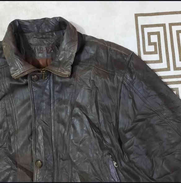 قمصله جلد رجالي 
ماركة RABERG
قياس XXL 
السعر 10 الاف فقط
للحجز خاص او واتساب ***********
