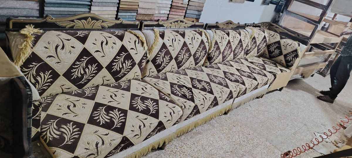 ديوان ٧ قطعه نضيف للبيع ١٧٠ وبيه مجال
تخم للبيع نضيف ٢٢٥ وبي مجال
***********
