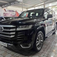 لاندكروز 2023 شركة سازvxr كفالة عامة ماشية38الف مغلفةbbf رقم بغداد 077...