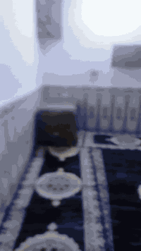 من رخصه مدير الكروب بيت للبيع منطقه الميه وخمسين مساحته ميه وخمسين يحتوي علا ثلاث غرف نوم وصاله واستقبال وصحيات لستفسار ***********
