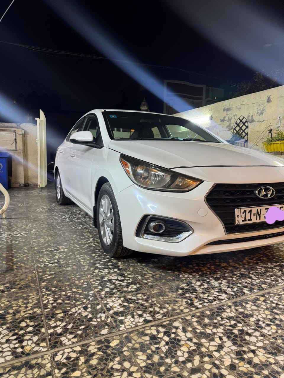 السلام عليكم 
هونداي اكسنت 

2020

امريكي
مستخدم

عداد30الف كم
كامره
شاشه
حساس
فول تحكم ستيرن 
كير اوتو 
جام اوتو 
تبريد
تدفئه
الحادث مرفق السونار بدون دواخل ولا شاصي

رقم بغداد جديد  
جاهزه بدون اي مصرف

العنوان بغداد  دور الضباط
حي القاهره

للاتصال على 
***********
