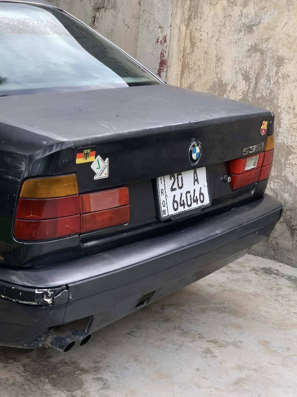 سلام عليكم 
 BMW500
مكينه 30 مفتوح 
كير اوتو 
مكينه وكير بلضمان 
تبريد مابيها 
كامله باسمي سنويه لل 2027 هزه لشهر ل 8 شرط التحويل 
جام كهرباء 
فتحت سقف تنته شغاله حركتين 
لحيه 
منضومه ماء جديده 
ارفيو جديد 
شاشه كار بلي 
دهن البارحه بدلته 
تخم تاير جديد 
نقوصات بيها رجه بسيطه بدلت شيال كاردن وبقت خفيفه ماعندي فلوس اسويها لو كاردن لو درايم شفت 
باب وره الصدر متفتح يده طاكه 
سياره شرط النشاط 
سعرها 40 وبيها مجال 
للبيع والمراوس  حته لو احدث ونتراهم ع الفرق
مكاني ديالى المقداديه ناحيه الوجيهيه 
***********
