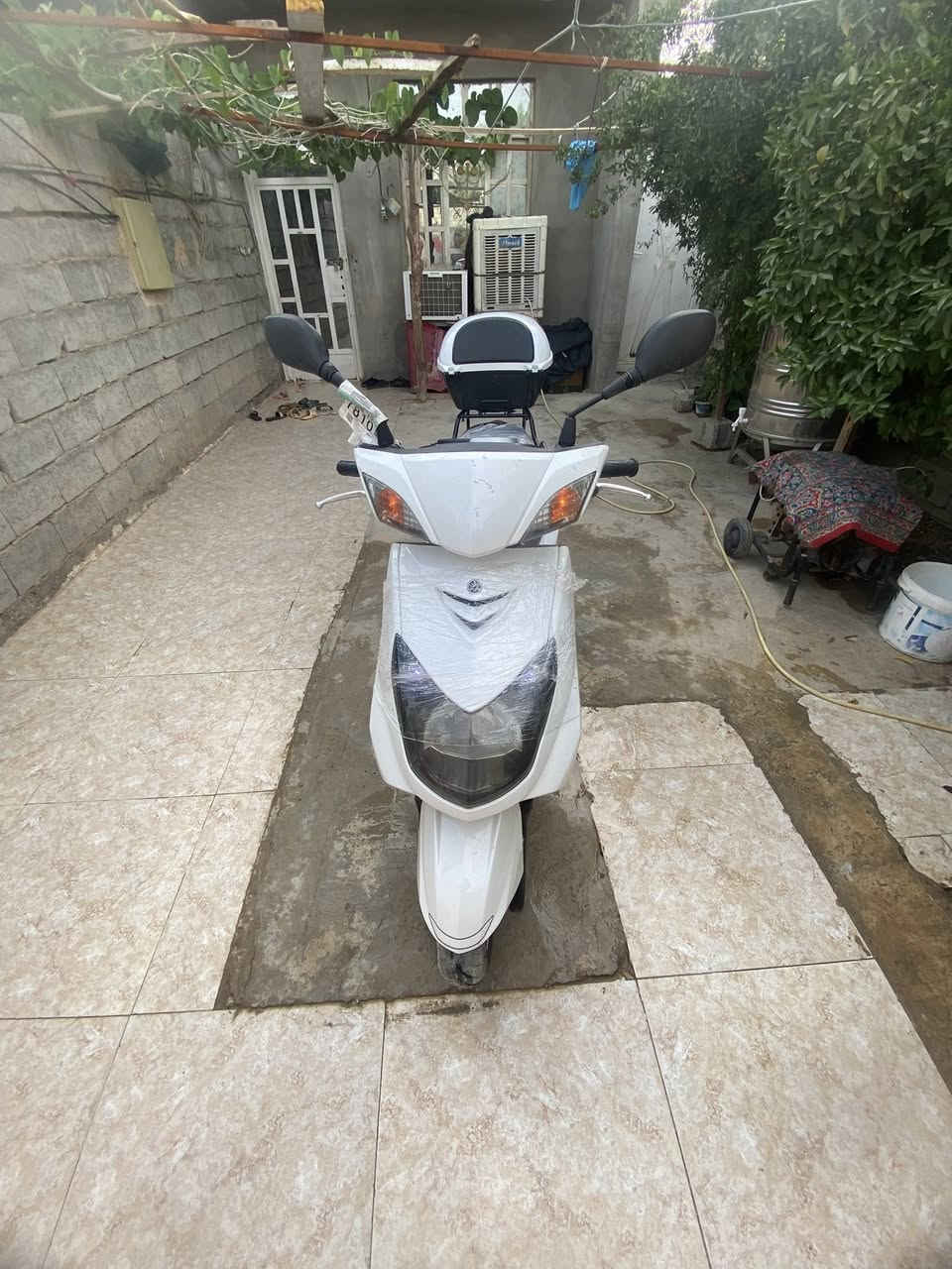 سلام عليكم سكنس فحل رنبه جديدة لك كوري نوزل خطين بدون هندر استان مو حساس دشبول عداد دواسات كله ختم واحد ماشيه 40000 وياها خوذه قبق بانزين مسح مكاني بعقوبه مجمع الصناعي قرب مدرسة الحياة السعر مليون و300 وبيها مجال لطيبين رقم***********
