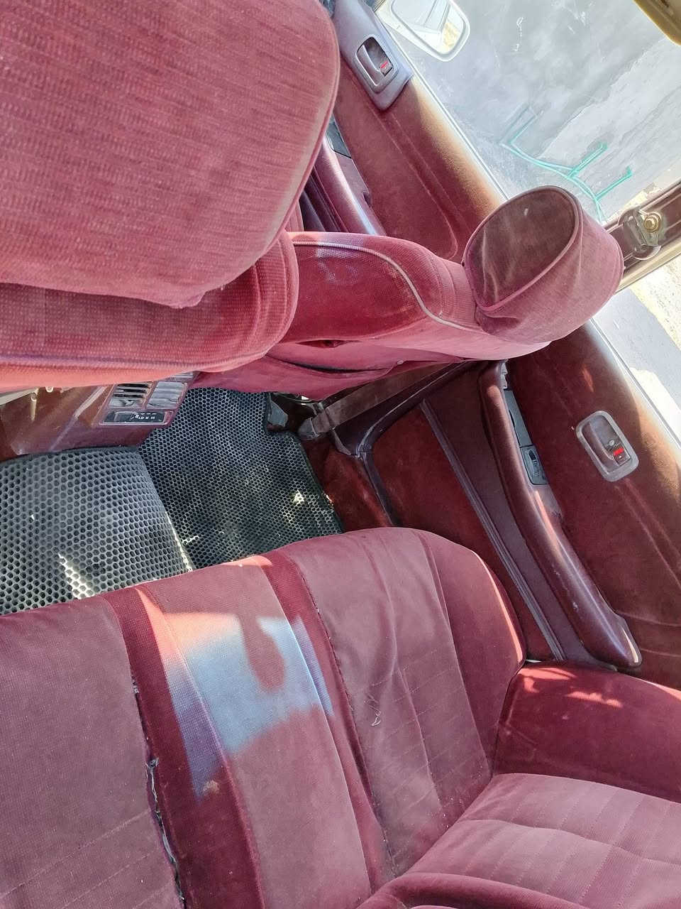 السلام عليكم للبيع كروسيده يسره 1990 كير ومكينه ونجي كفاله
حداديه تخم تاير كهربائيات شاشه تاب جاهزه من كلشي ربع ماذب عليه رقم بغداد دولي بسمي هزه جديده سنويه 28  عنوان ناصريه سعر 45 وبيه مجال ***********
