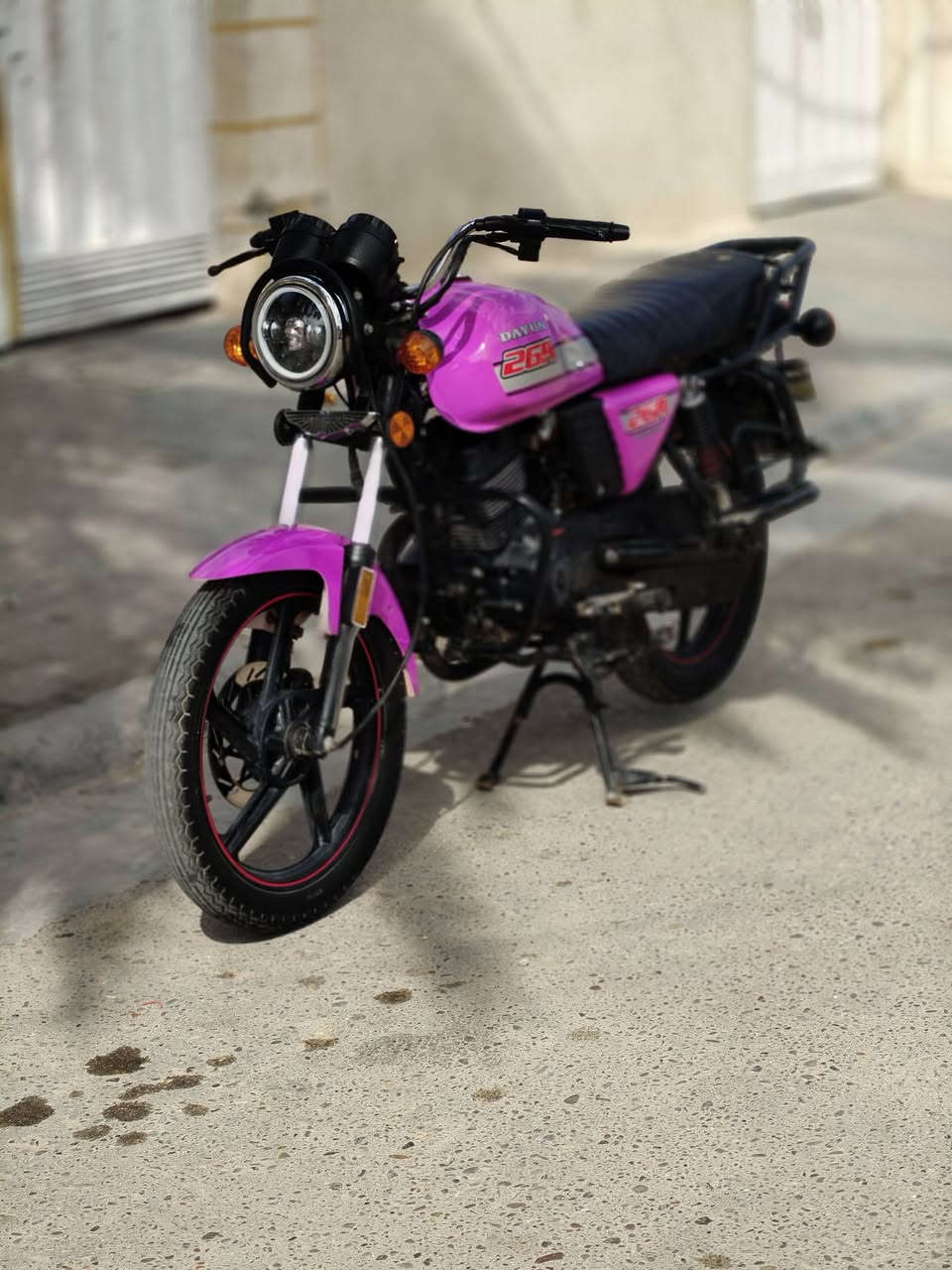 سلام عليكم دايؤن نفخ 23لون مميز بنفسجي أوراق اصولي وصل معرض سويج سجينه نسختين دبل  بلادي لايت جمجمه زنؤن مكينه 200 كفاله عامه من كلشي السعر مليون 900 بيهه مجال قليل اتصل بيك خير ***********
