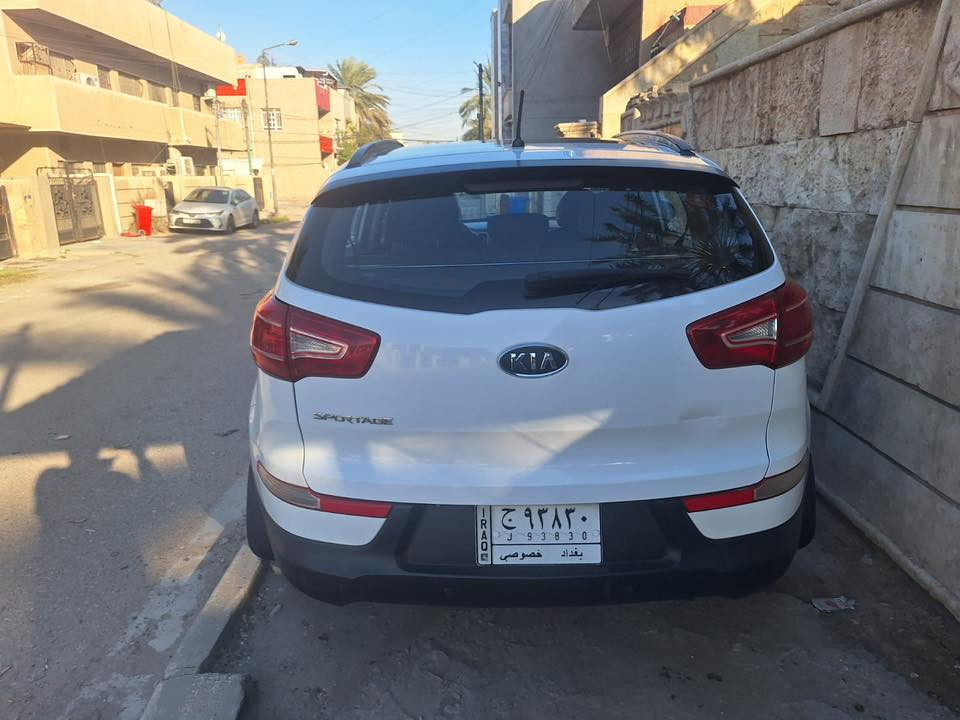 السلام عليكم
سبورتج خليجي 2011 بانوراما
رقم بغداد
تدفئة وتبريد
تحكمات ستيرن
ماشية 83 الف كيلو متر حقيقي 
مكفولة من البارد والضرر
للاستفسار ‭0770 299 3636‬
